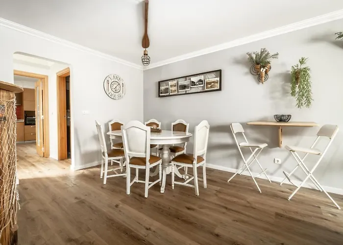 別荘 The Port House